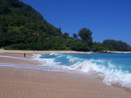 Turquoise waters of Hanalei Bay, Kauai