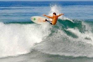 Tamarindo surfing morning