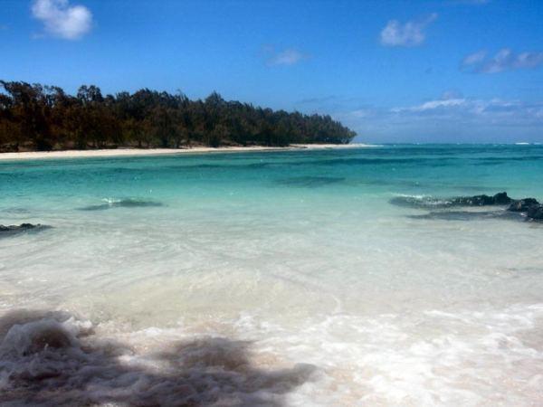 ile aux cerfs beach mauritius