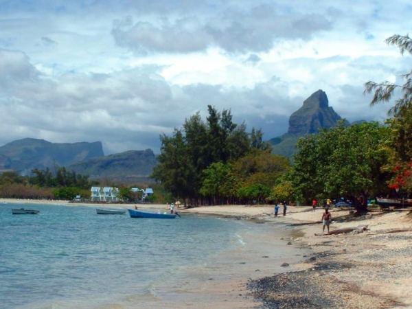 tamarin bay beach mauritius