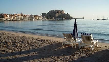 Jour 1: Depart de la plage de Calvi (altitude = 0 m)