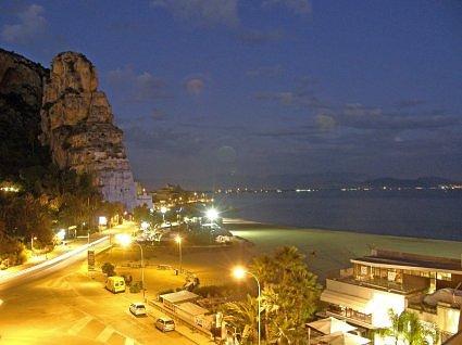 TERRACINA night photo from roofgarden   125