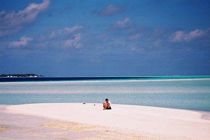 Cocoa's famous sand bank, Cocoa Beach (now renamed: Cocoa Island), Maldives (Nov 2001)