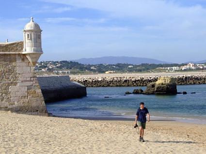 DSCF3324 Lagos - M in front of the Ponta da Bandeira fort - Portugal